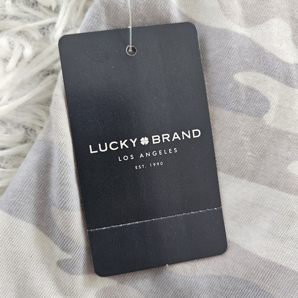 NWT Lucky Brand Los Angeles Camouflage Camo V Neck Tee T-Shirt Womens Small - Picture 10 of 12